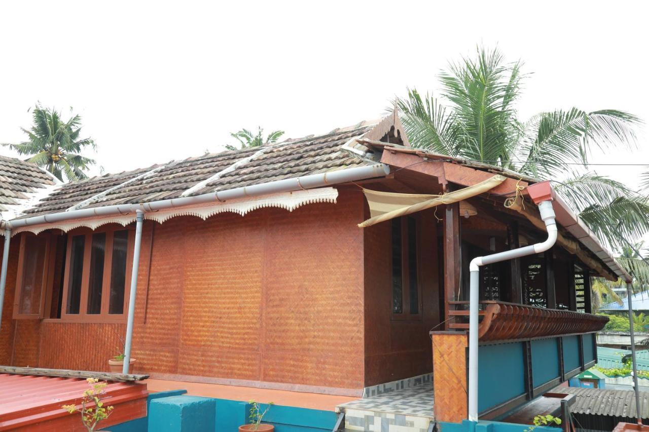Sajeev Home Stay Cherai Beach Exterior foto